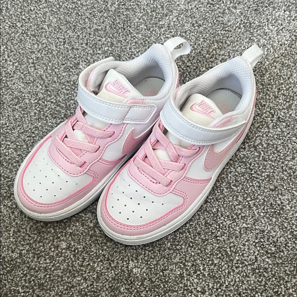 Nike Kids Sneakers in Pink and White